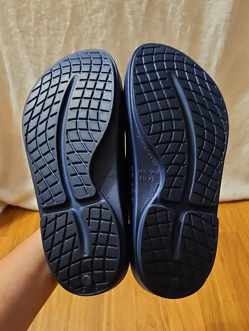 Oofos Navy Slides Size 10 Men Or 12 Women